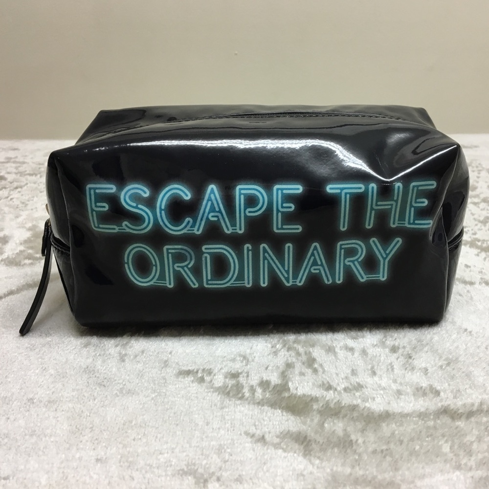 Kate Spade Pouch - Picture 2 of 5